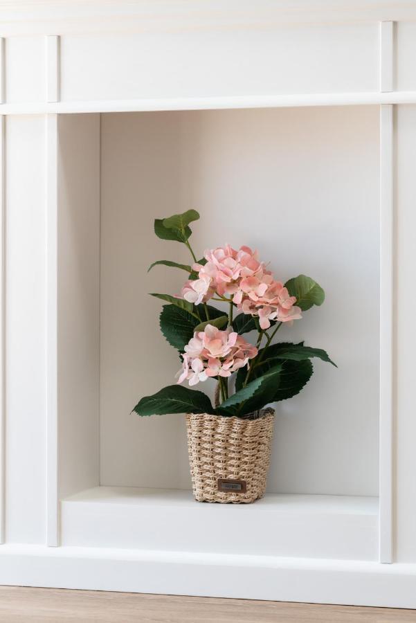 White Elegance With Ac & Free Garage By Renters Apartamento Poznań